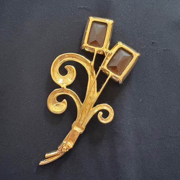 pin - Picture 2 of 2